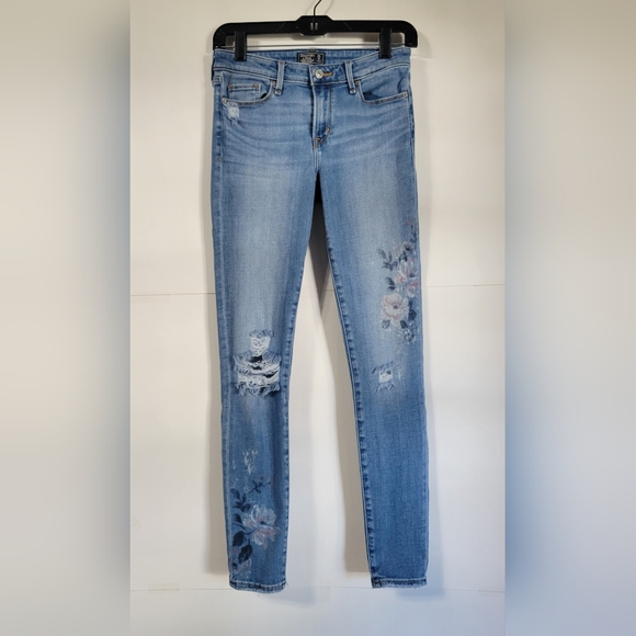 Abercrombie & Fitch Denim - Abercrombie & Fitch Harper Low Rise Super Skinny Distressed Floral detail Size 0